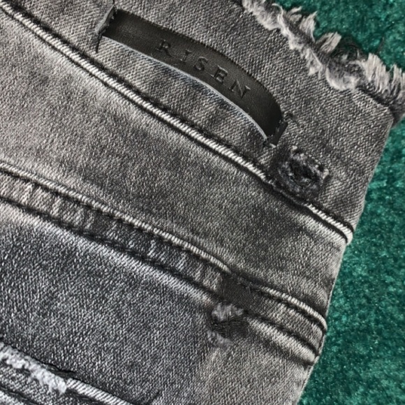 Faded black/grayish jeans (w 1 damaged belt loop) - Picture 2 of 7